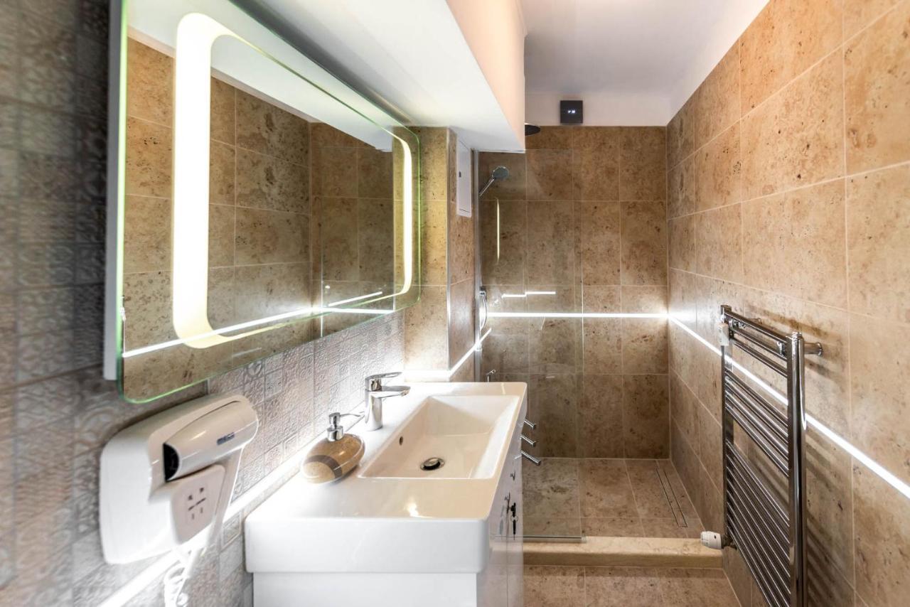 La Nueve Suite Braşov Exteriör bild