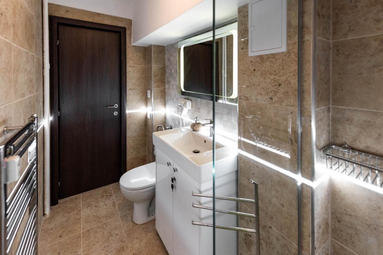 La Nueve Suite Braşov Exteriör bild